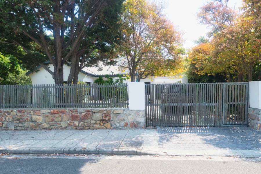 3 Bedroom Property for Sale in Northcliff Western Cape